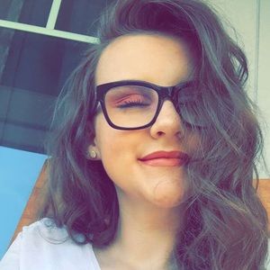 Meet your Posher, Kaitlynn